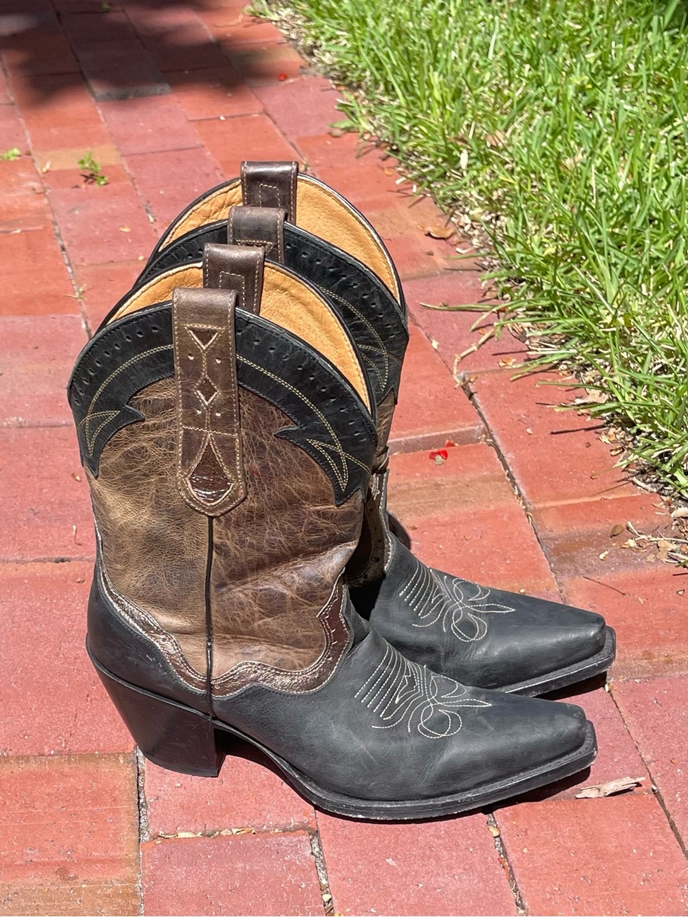 🤠Ladies Stirling River Boots, size 9🤠